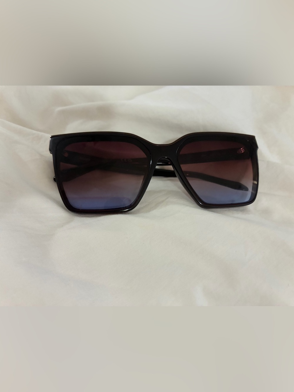 QUAY Sunglasses ‘Level Up’ gradient lenses